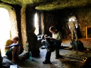Drábské světničky - dokumentace nepřístupných prostor skalního bloku F. Foto P. Jenč, 2009
