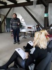 Literární historií provázel T. Cidlina, v pozadí lektorka archeologické části semináře M. Kalinová. Foto Z. Jenčová, 2012 Literární historií provázel T. Cidlina, v pozadí lektorka archeologické části semináře M. Kalinová. Foto Z. Jenčová, 2012